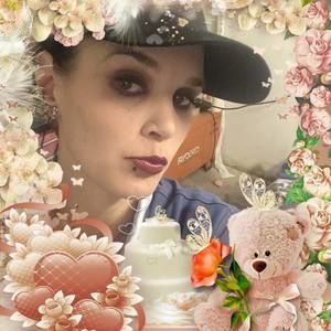 Meet your Posher, Adeana